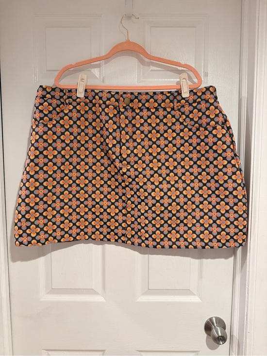 SHEIN Dresses & Skirts - SHEIN Dark Brown Mini Skirt with Orange and Cream Daisy Print
